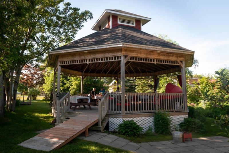 קרקט Complexe D'Hebergement La Maison Touristique Dugas מראה חיצוני תמונה